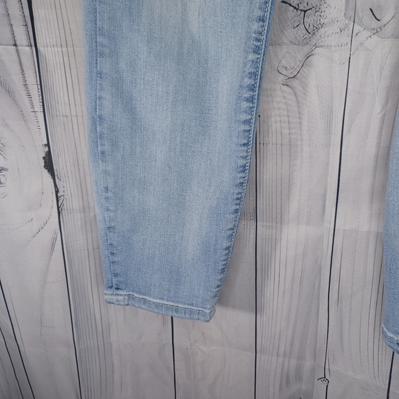 Torrid High Rise Curvy Faded Blue Women's Jeans - Picture 5 of 13